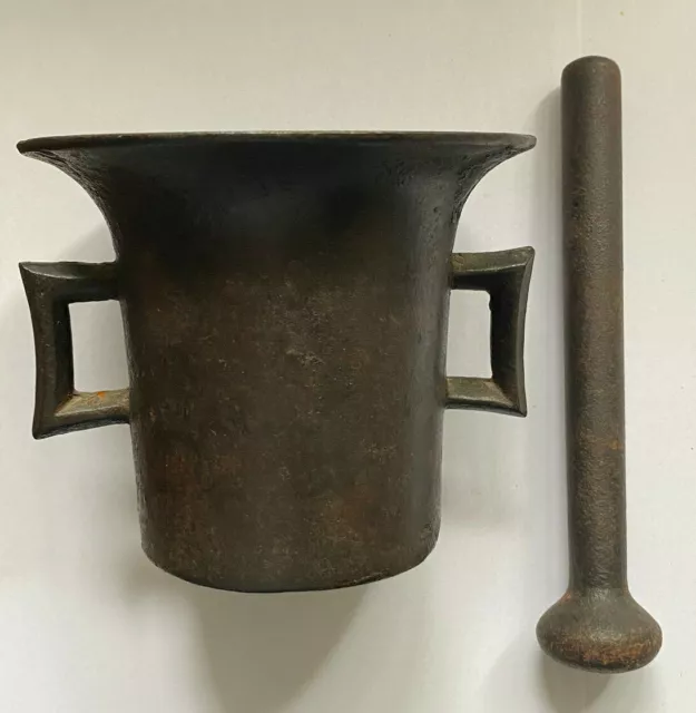 Mörser aus Bronze / Eisenlegierung mit Pistel um 1800  - 2,3 Kilo