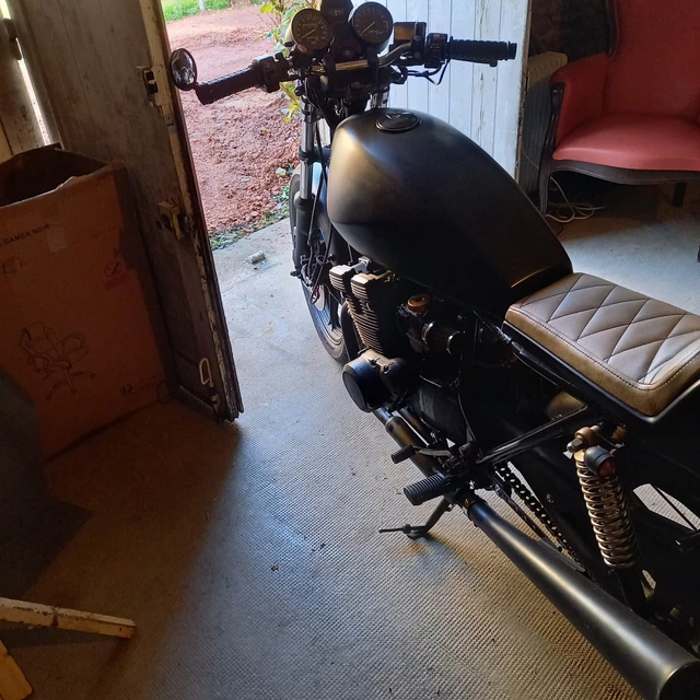 Suzuki Gsx400 F . 4 Cyl . 1984 . Cafe Racer. Etat Neuf . Mod .Unique. 62000 Kms 6