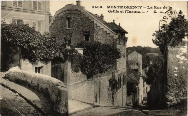 CPA MONTMORENCY - La Rue de la Grille et l'Institution (380428)