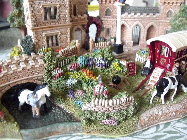 リリパットレーンGYPSY ENCAMPMENT APPLEBY FAIR LIMITED EDITION 2002 Lilliput Lane Gypsy Encampment At