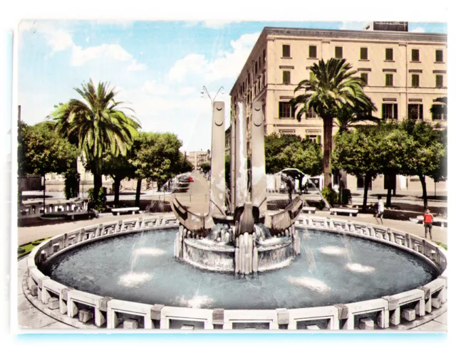 Cartolina Puglia - Brindisi 1054 - Fontana Piazza Cairoli - Anni 60