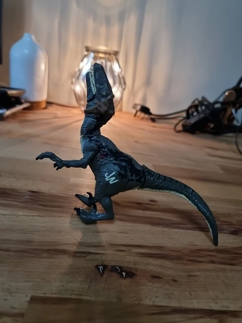 Scar Raptor JURASSIC WORLD VELOCIRAPTOR Blue battle scar Hasbro 2015 Dinosaur JW ...