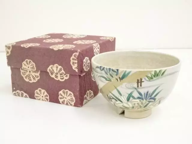 Tea Utensils, Kyoto Ware, Chrysanthemum Design, Colored Irises Pattern Bowl