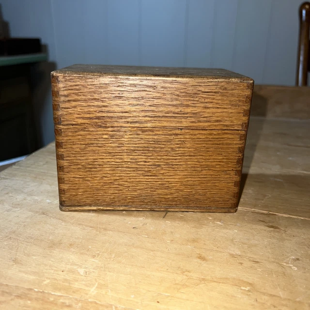 VINTAGE LIGHT WOOD Dovetail Hinged Index Card Recipe File, Merchants