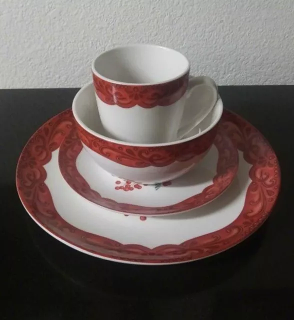 16 Piece Christmas Dinnerware Set