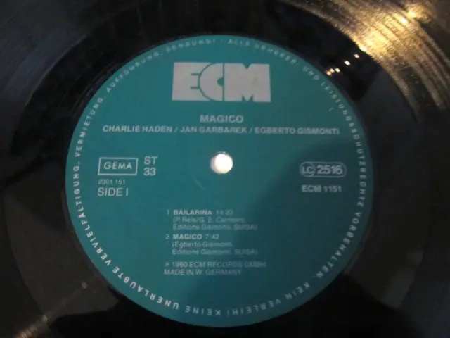 Lp vinyl 33t . Charlie Haden, Jan Garbarek, Egberto Gismonti – Magico (1980) 3