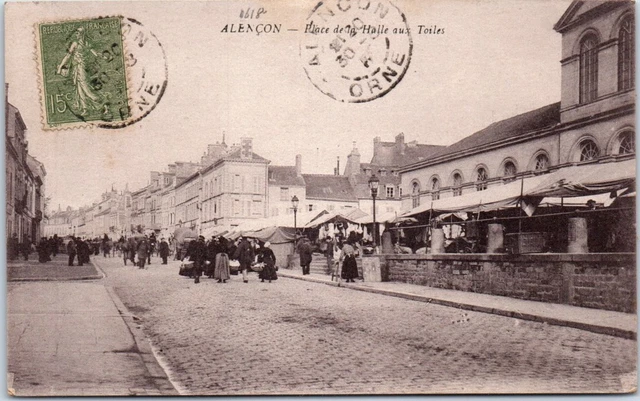 61 ALENCON - place de la hall aux caniles.