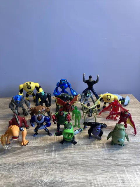 ben 10 action figures bundle X22