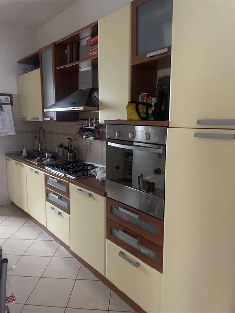 mobili cucina usata in ottimo stato fuochi 90,lavastoviglie  lineare  mt 4,90