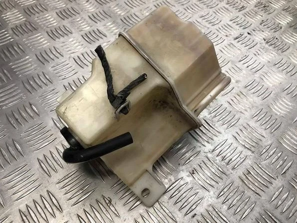 FOR Mazda 323 Depósito del refrigerante 823021096 823021-096 ES412676-24