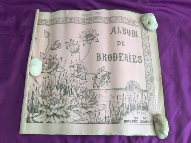 La Broderie lyonnaise N°12 HS lettres pour trousseaux papillons 1974 La Broderie lyonnaise N°12 HS lettres pour trousseaux papillons 1974