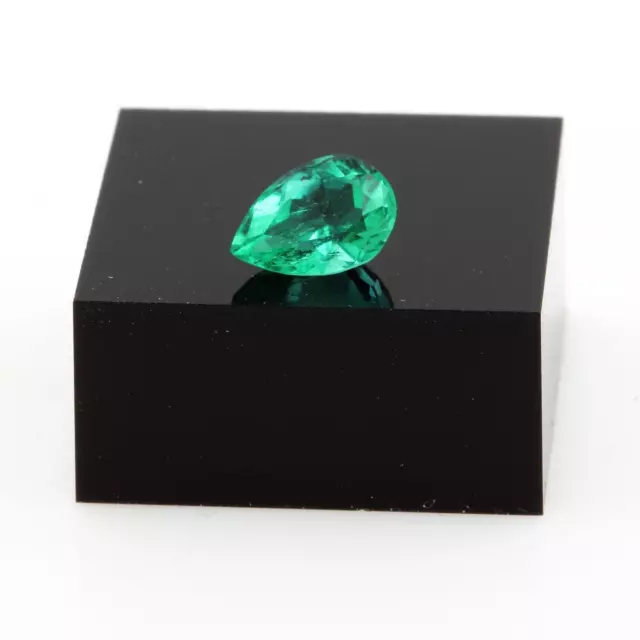 Émeraude verte minée naturelle 5.50CTS, taille 9.0MM, pierre précieuse