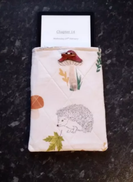 HEDGEHOG HEAVEN Quilted Kindle eBook Pouch Cover Cotton Lined Sleeve Case 6x8in