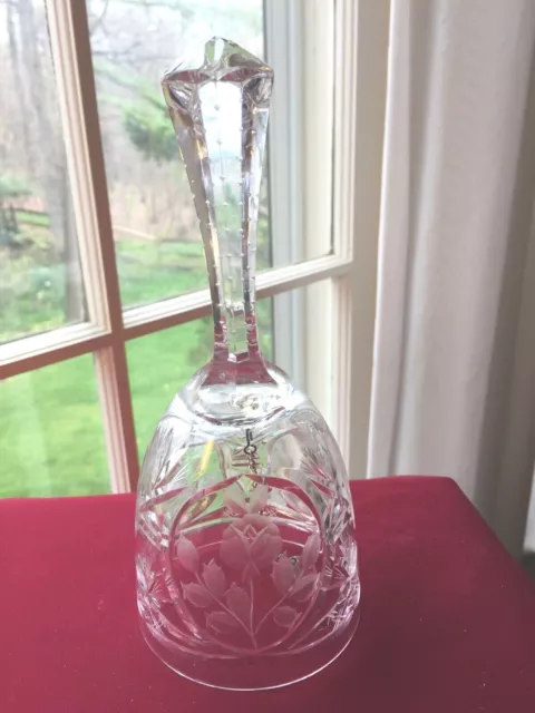 Campana de cristal de plomo de corte vintage con rama rosa hermoso mango de corte