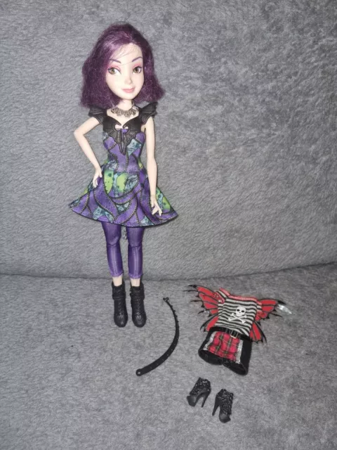 Disney Descendants 2016 Fashion Doll Mal Doll Isle Of The Lost Hasbro