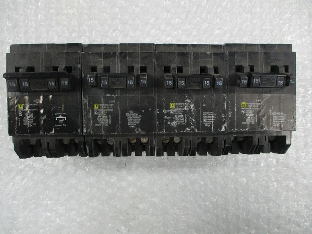Lot Of 4 New Square D Homt1515215 Breakers