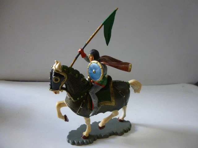 STARLUX moyen age Série 1959 6113 Chevalier Porte Oriflamme Et Cape