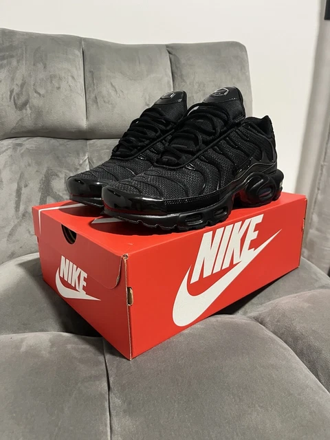 https://www.picclickimg.com/Vw8AAOSwtlJlpHMK/Nike-Air-Max-Plus-TN-noir.webp