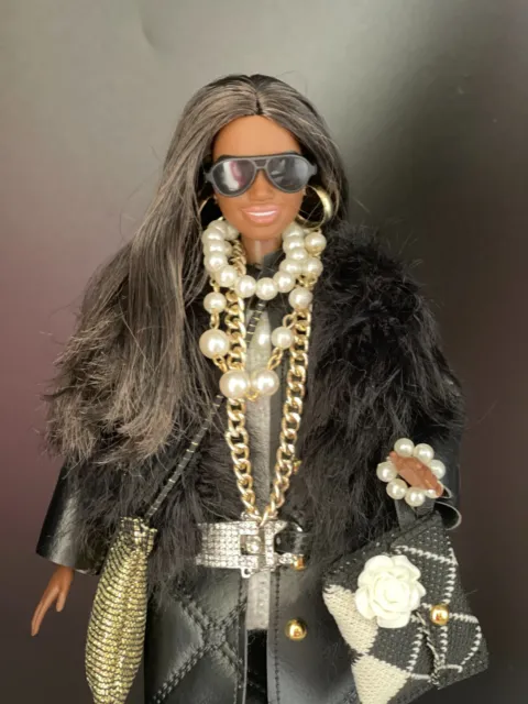 Schwarze Barbie Fashionista Puppe neu gestaltet in maßgeschneiderter handgefertigter Kleidung KOSTENLOSER VERSAND (79) 3