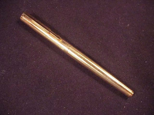 Parker Arrow Fountain Pen, England, All Rolled Gold, Lined Finish, 1982