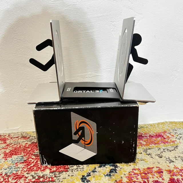 Portal 2 ThinkGeek Rare Video Game Bookends Aluminum Metal Book Ends 2