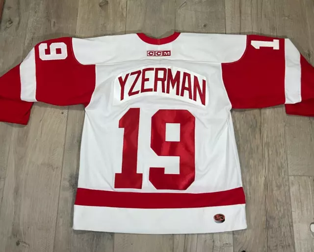 Mavin  Steve Yzerman Vintage Detroit Red Wings CCM Maska Hockey