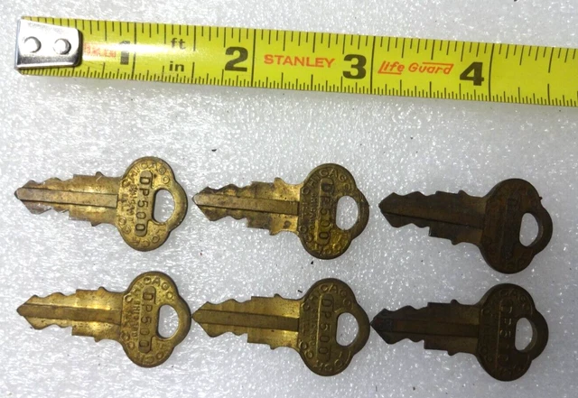 CHICAGO LOCK CO. Specialty Keys DP500 Gumballs Vending Machines Lot of ...