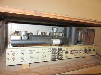 Amplificateur-a-semi-conducteurs-Rare-PILOT-R4700-avec-tubes-pour.jpg
