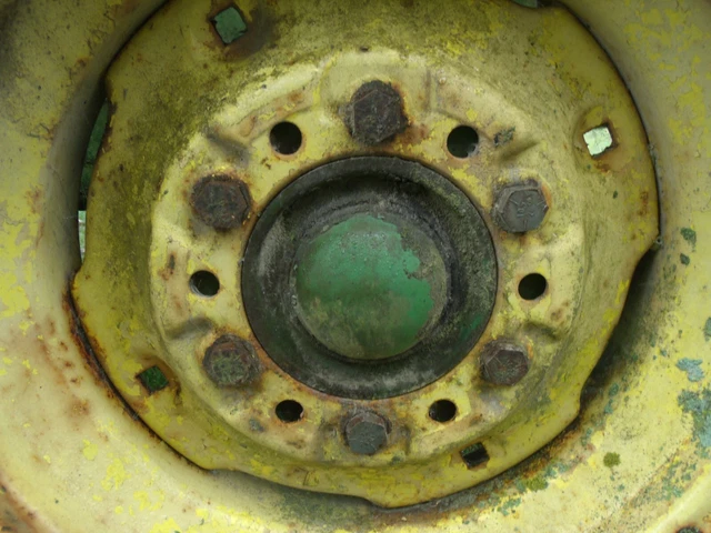 John Deere 14T Square Baler Axle Wheel Hub -left side 6 bolt John Deere 14T Square Baler Axle Wheel Hub -left side 6 bolt