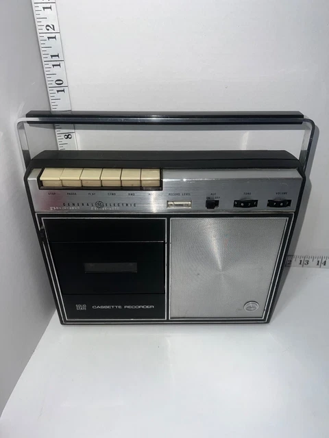 GENERAL ELECTRIC SOLID state Portable AM/FM Cassette Recorder **READ ...
