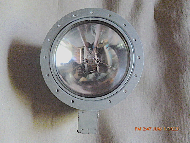 Grimes Retractable Landing Light Assembly in Great Shape (Less the Motor) Grimes Retractable Landing Light Assembly in Great Shape (Less the Motor)
