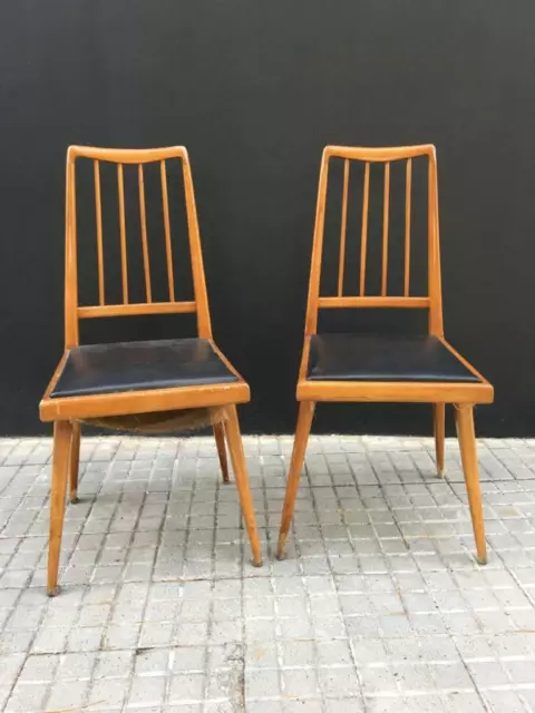 Pareja de sillas antiguas de diseño nordico 2