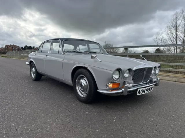 1971 DAIMLER SOVEREIGN XJ6 SERIES 1 4.2 ENGINE WITH MANUAL GEARBOX ..... jaguar