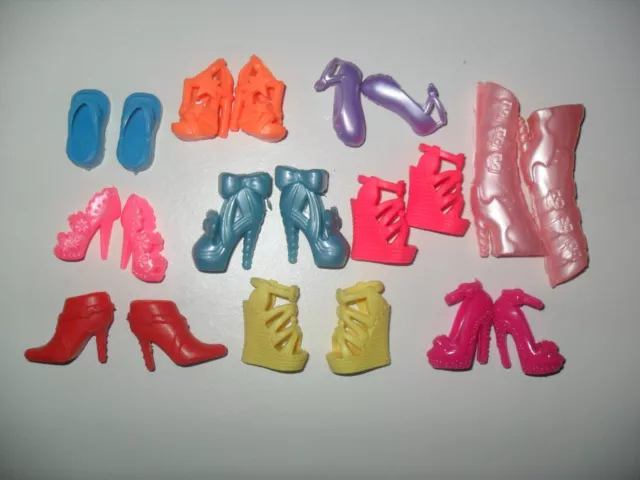 Lote de 10 pares de Zapatos para Muñeca Barbie(exactamente los de la foto)
