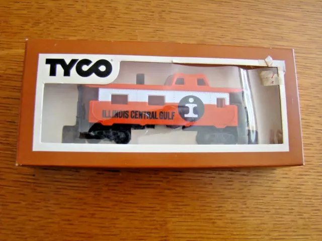 Tyco, Illinois Central Gulf Caboose, in box, HO, Used