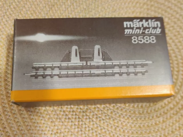 #8588 Marklin Z Scale  55mm Straight Feeder Track