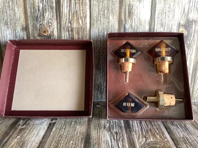 VINTAGE BAR POURERS AND STOPPERS SET FROM THE 1970s BOXED BARWARE