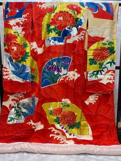 Japanese Kimono Uchikake Luxurious Wedding Pure Silk Red Flower K552