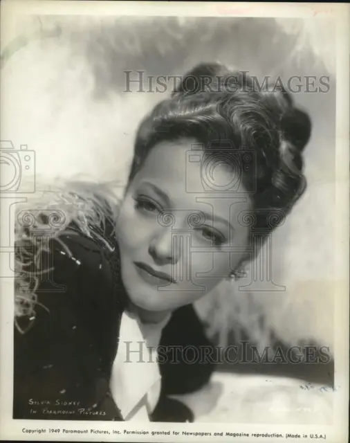 1949 Press Photo Actress Sylvia Sidney stars in "O Mistress Mine." - hcp91645