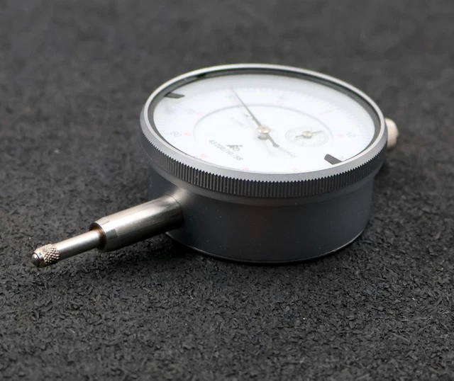 Mahr MarCator 810 SB Feinzeiger ± 40µm 0,01mm, Messuhr Mahr MarCator 810 SB Feinzeiger ± 40µm 0,01mm, Messuhr