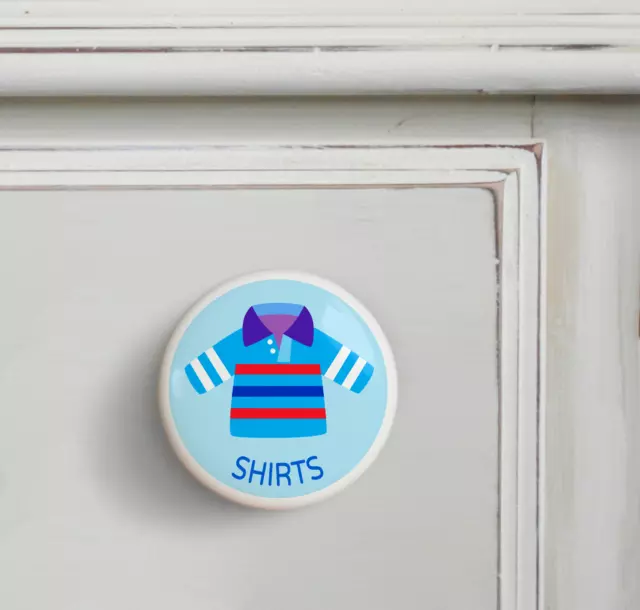 Bouton de tiroir de commode organisationnel chemises Dresserz