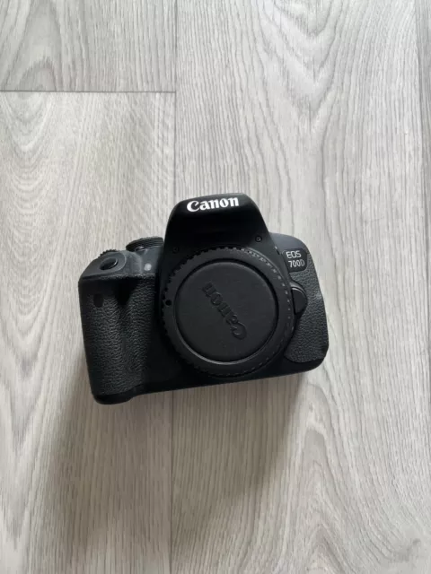 Canon EOS 700D SLR-Digitalkamera - Gehäuse + Zubehörpaket (s.Bilder)