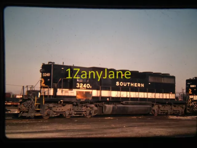 HL02 35MM TRAIN SLIDE Photo Engine Locomotive SOU 3110, CHICAGO, IL 1986