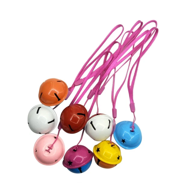 3 piezas Colgante Colorido Painted Jingle Bell con correa de cordón campanas de metal para