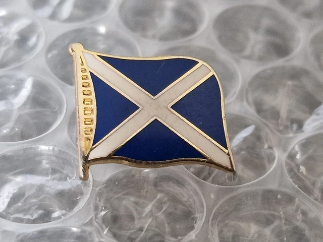 Vintage Enamel Scotland Pin Badge. Scottish FA National Team
