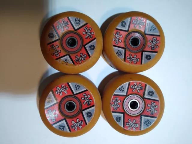 Vintage origi 1980's Powell Peralta Skateboard Wheels Cross Bones 64mm 93a