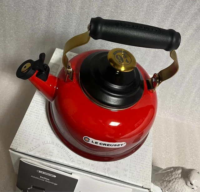 LE CREUSET X Harry Potter Kettle Hogwarts Express Red Collaboration