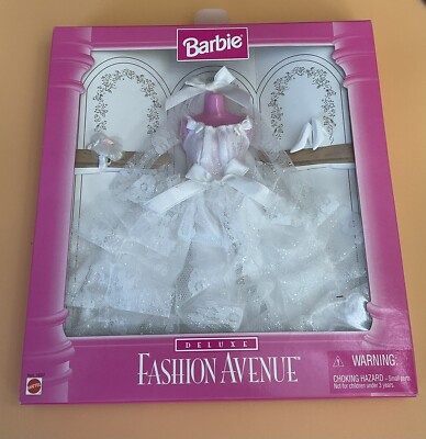 VINTAGE 1996 BARBIE Fashion Avenue Deluxe Wedding Gown Dress Outfit