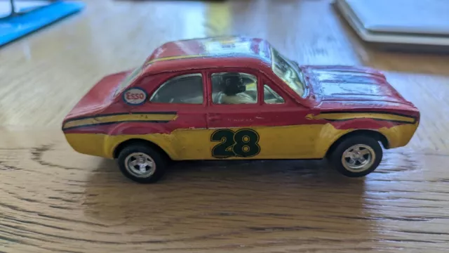 Scalextric Saloon Racing Ford Escort RS 1600 C.052 1:32 Slot Car Red/Gold No 28