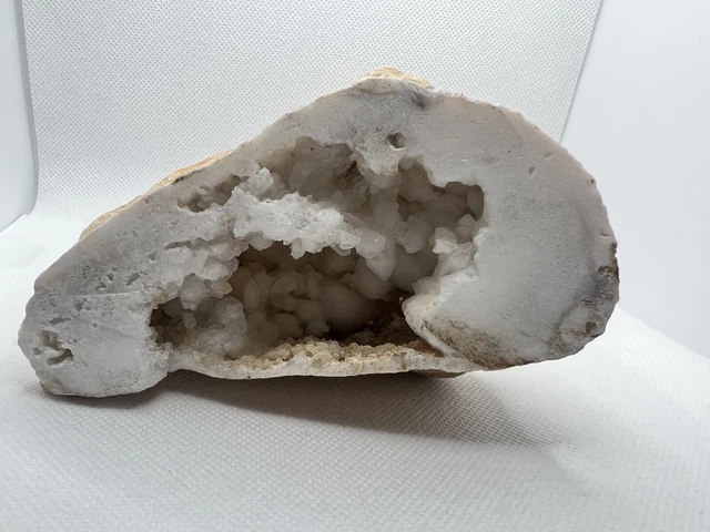 410G Druzy White Agate specimen Quartz Crystal 100% Natural